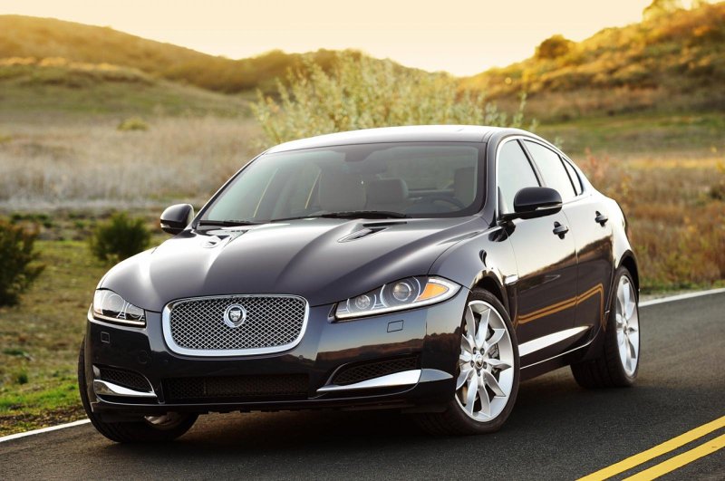 Машина Jaguar XF