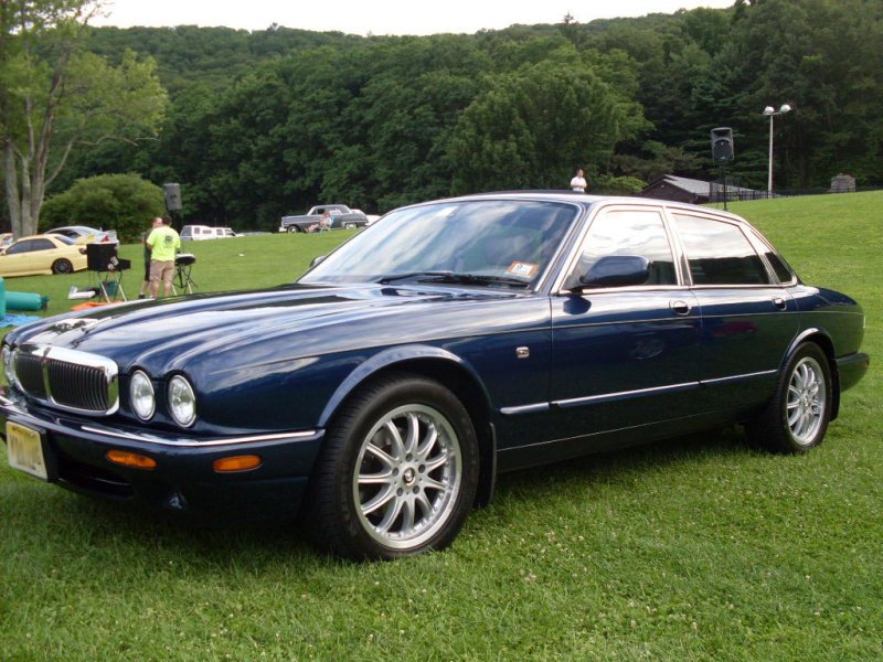 Ягуар XJR 2000