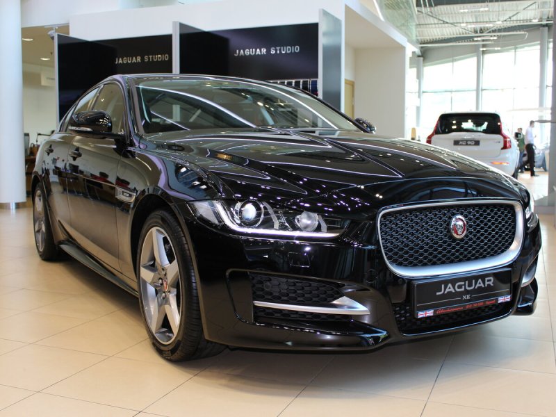 Jaguar xe 2016 Black