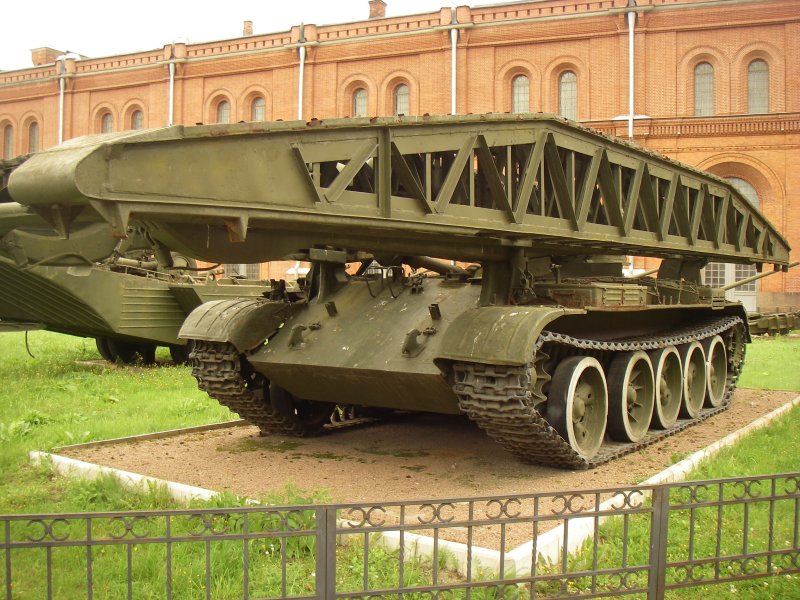 Танковый мостоукладчик МТУ-90м
