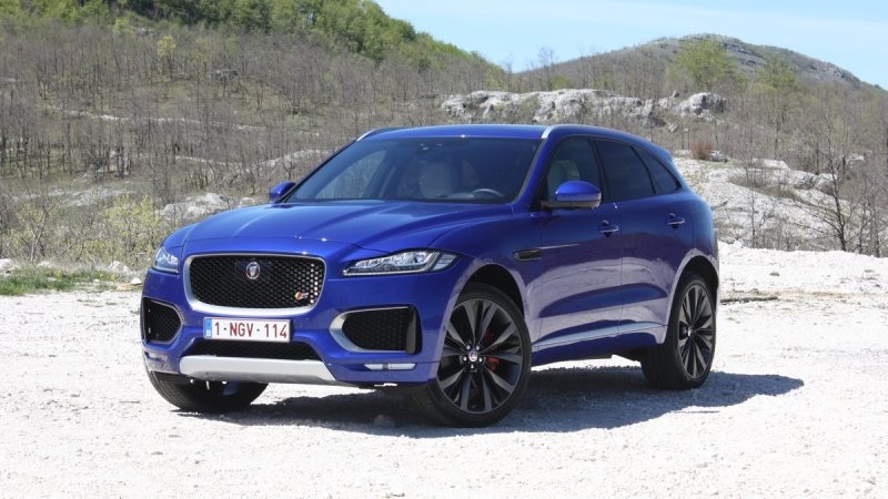 Ягуар f Pace 2017