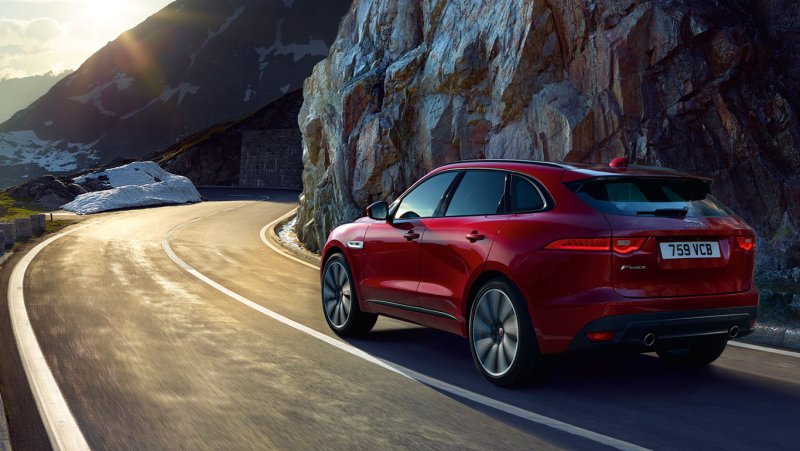 Ягуар f Pace 2022