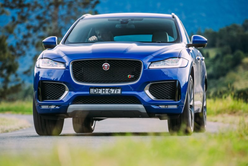 Yaguar f Pace 2016