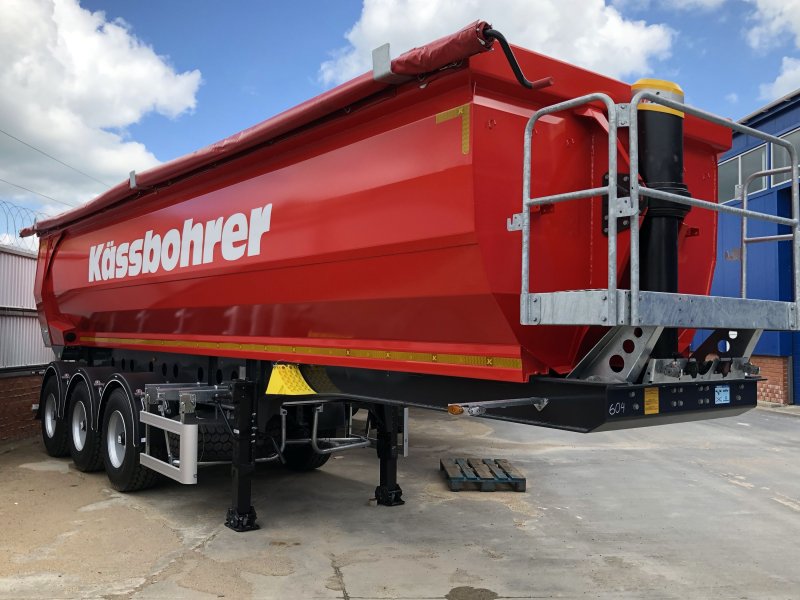 Самосвальный полуприцеп Kassbohrer dl32