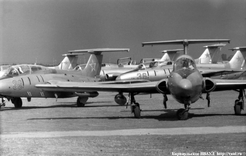 Самолет л-300