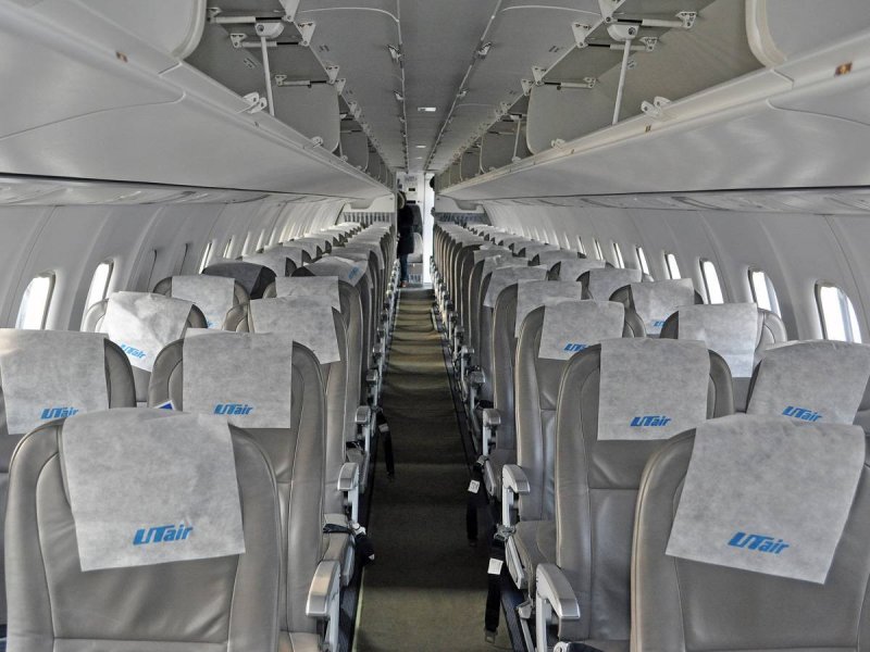 ATR 72 ЮТЭЙР самолет салон