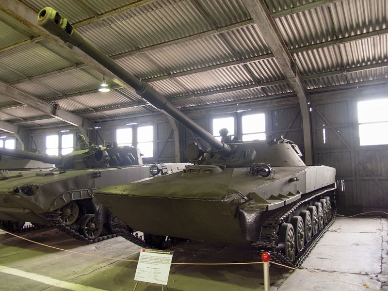 Плавающий танк пт-76б