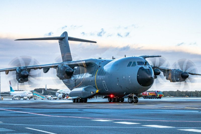 Военно-транспортный a400m