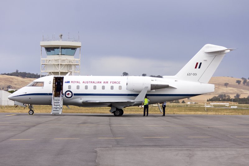CL-600 Artemis самолет