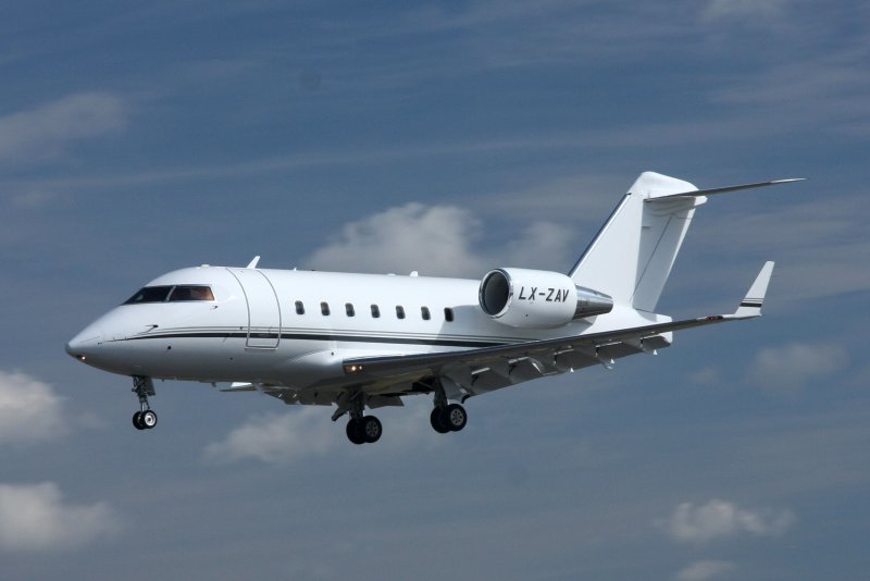 Самолет Bombardier Challenger 604