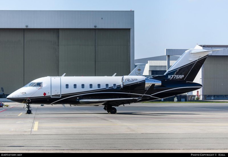 CL-600 самолет