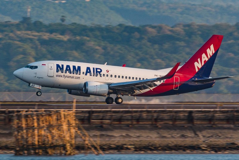 Боинг 737 100