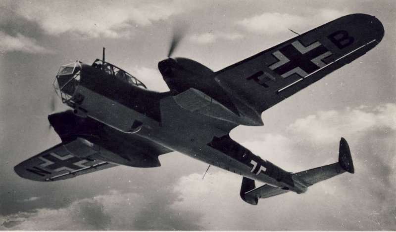 Разведчик-бомбардировщик Dornier do.215