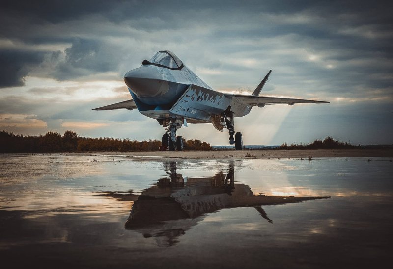 Истребителей пятого поколения Су-75 Checkmate