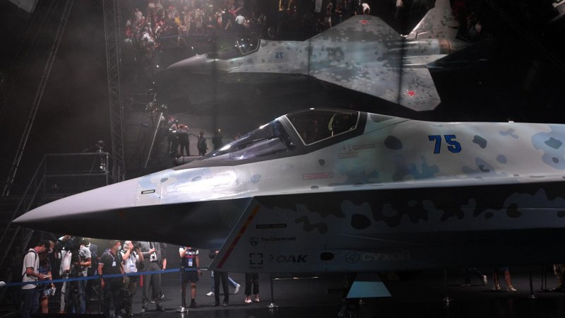 Однодвигательный истребитель 5 поколения на Макс 2021
