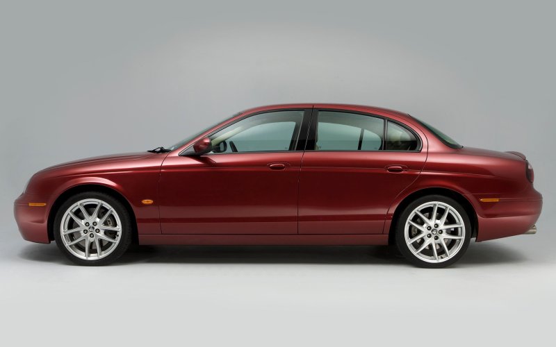 Jaguar x Type сбоку