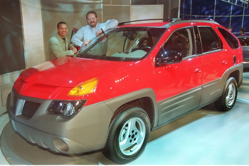 Pontiac Aztek 2001