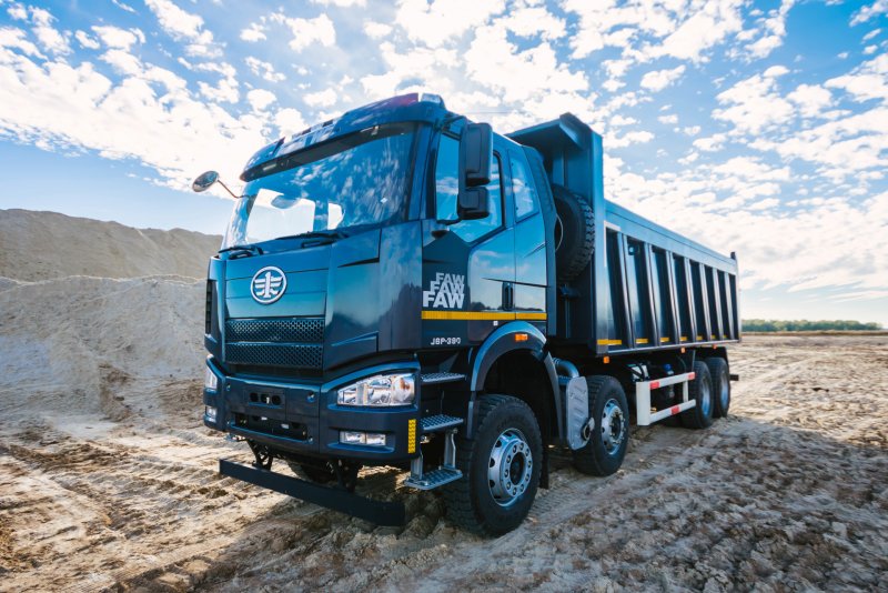 FAW j6 8x4 самосвал