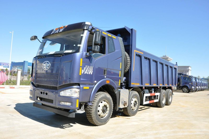 Китайский самосвал FAW j6