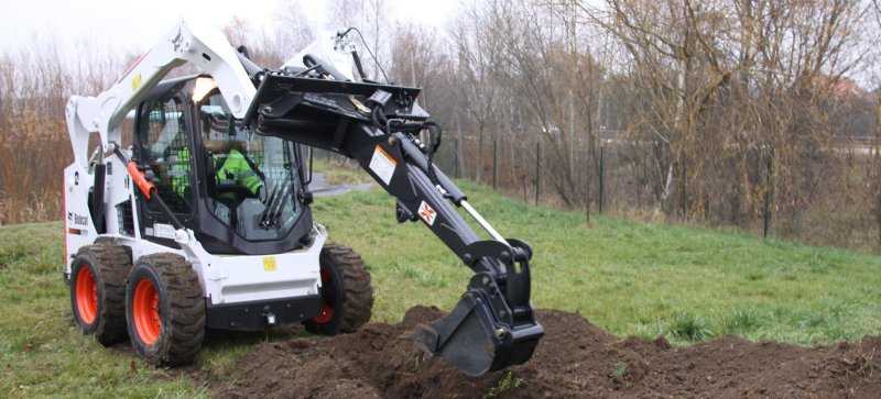 Мини погрузчик Bobcat s530 гидромолот