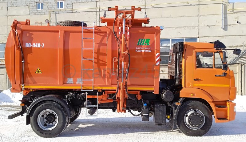 Мусоровоз ко 440-8