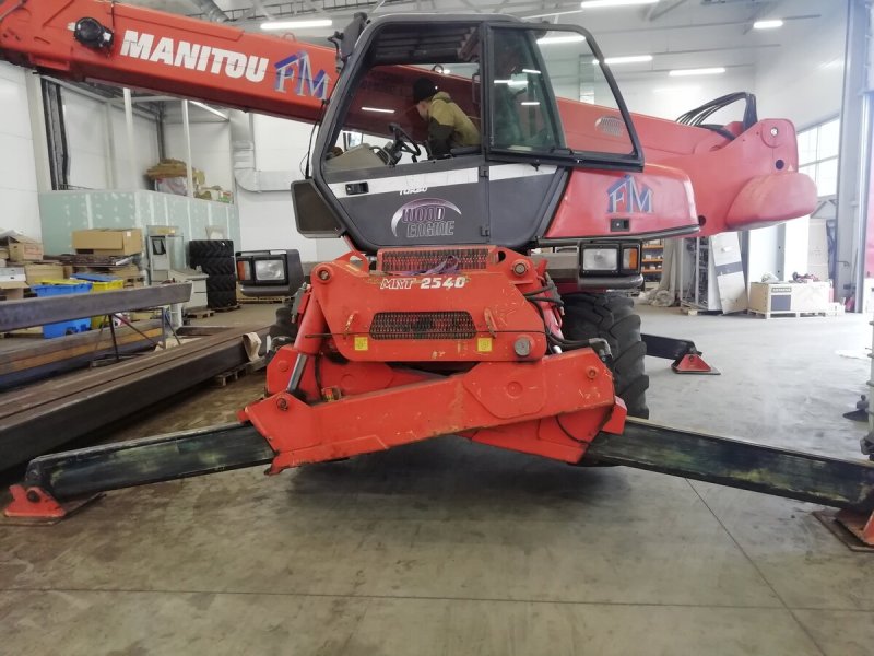 Погрузчик Manitou MRT-X 1645