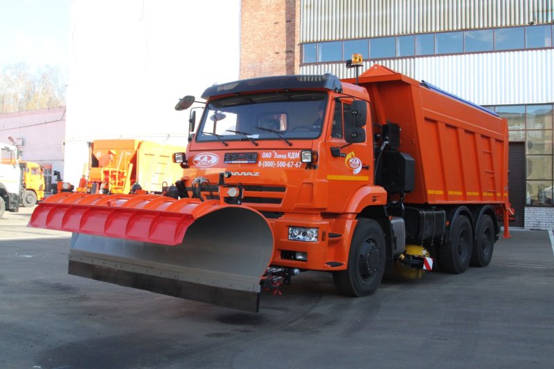 Машина дорожная комбинированная эд405в1 КАМАЗ 6520