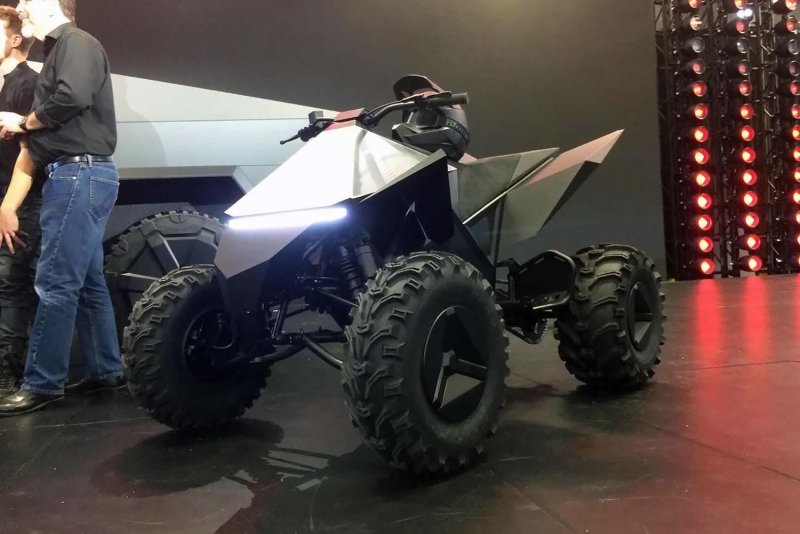 Tesla kibertrack квадроцикл