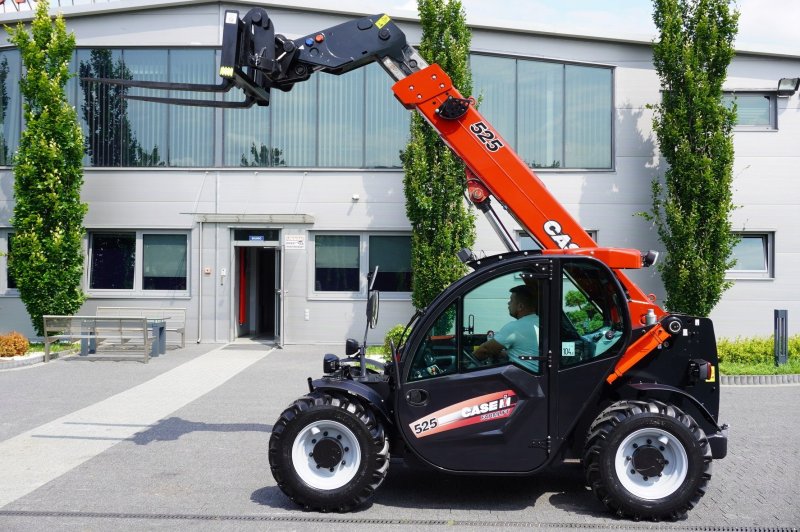 JCB 525-60 Agri Plus картинка
