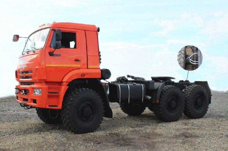 КАМАЗ-65225 седельный тягач