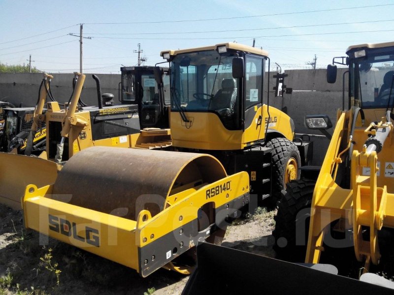 Каток грунтовый вибрационный SDLG rs8140
