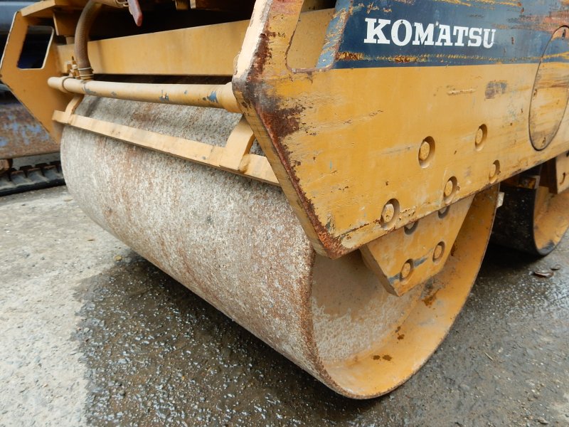 Виброкаток Komatsu WA 100