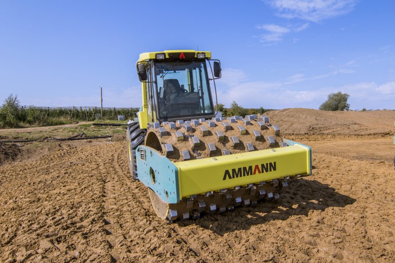 Каток грунтовый Ammann ASC 150