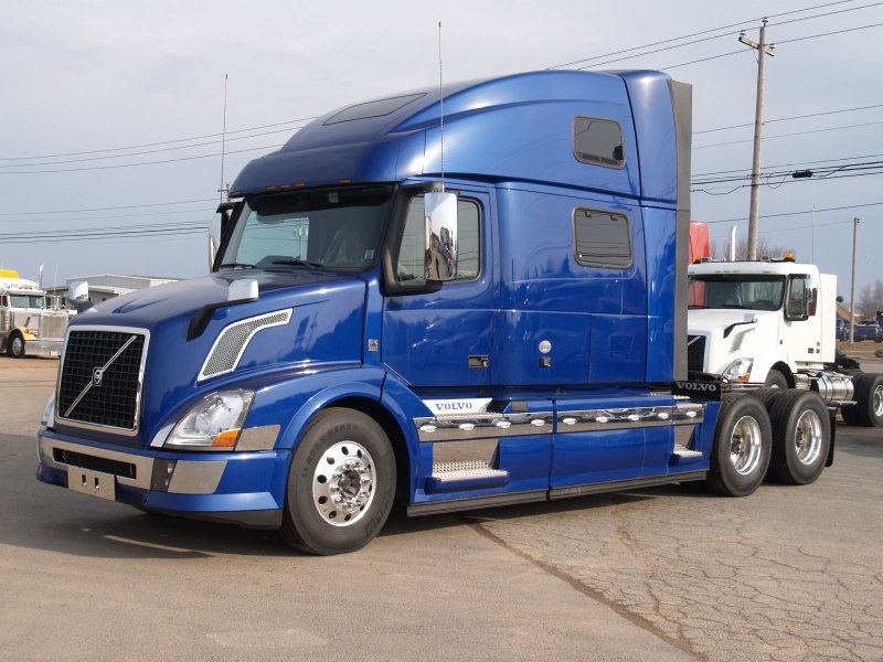 Грузовик Volvo VNL 780