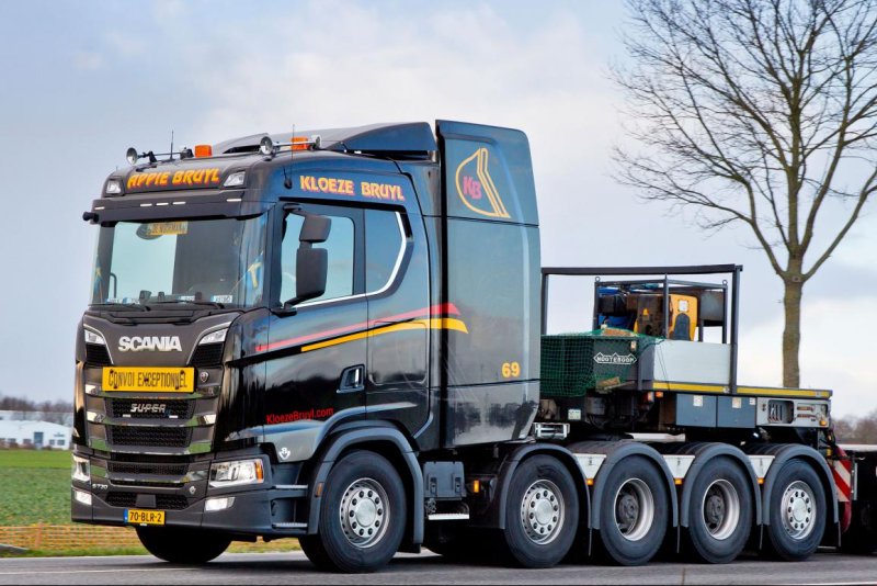 Scania s730 8x4