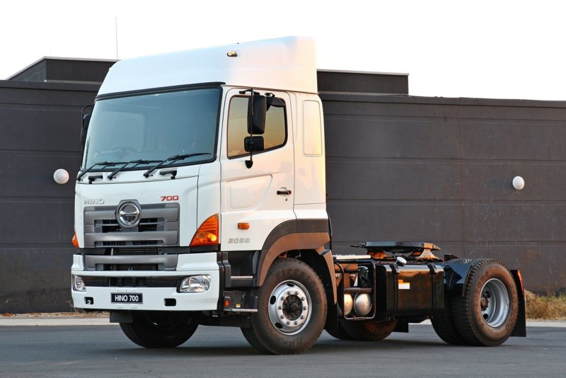 Hino 700