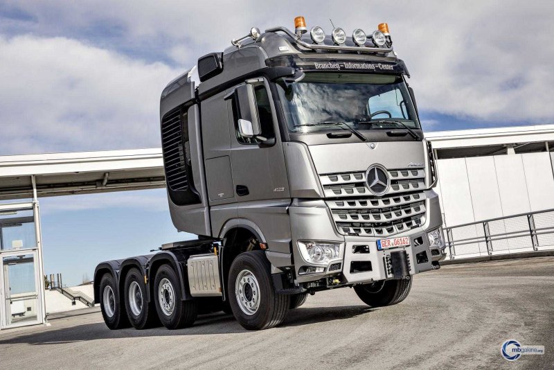Mercedes Benz Arocs 4163