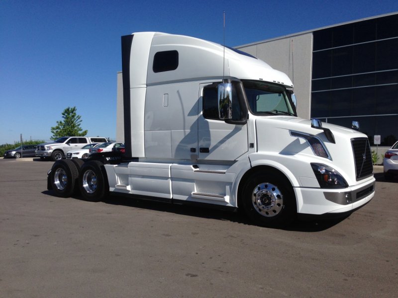 Volvo VNL 780
