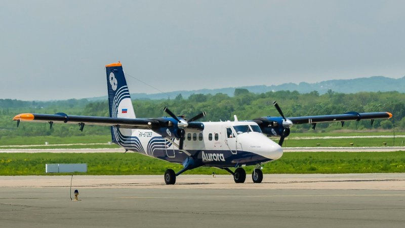 DHC 8 самолет Аврора