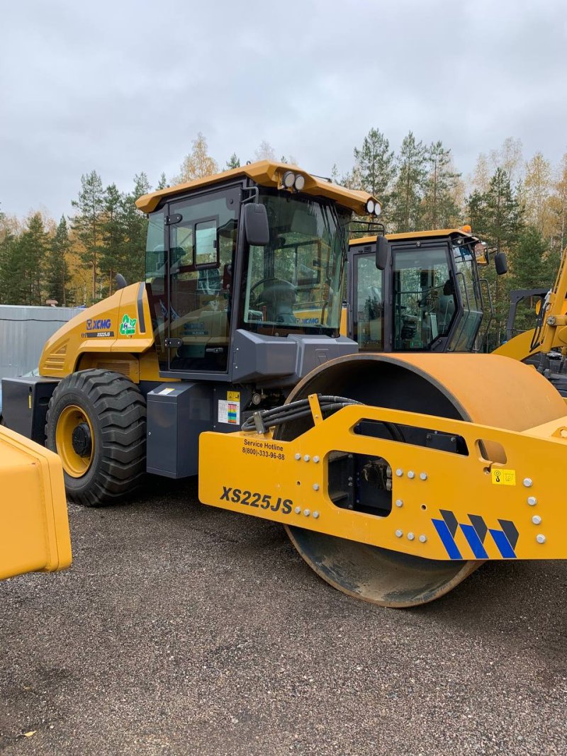 Каток SDLG rs8140
