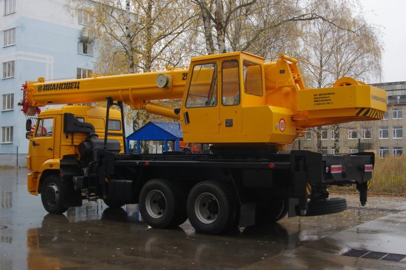 Автокран КАМАЗ КС 45717