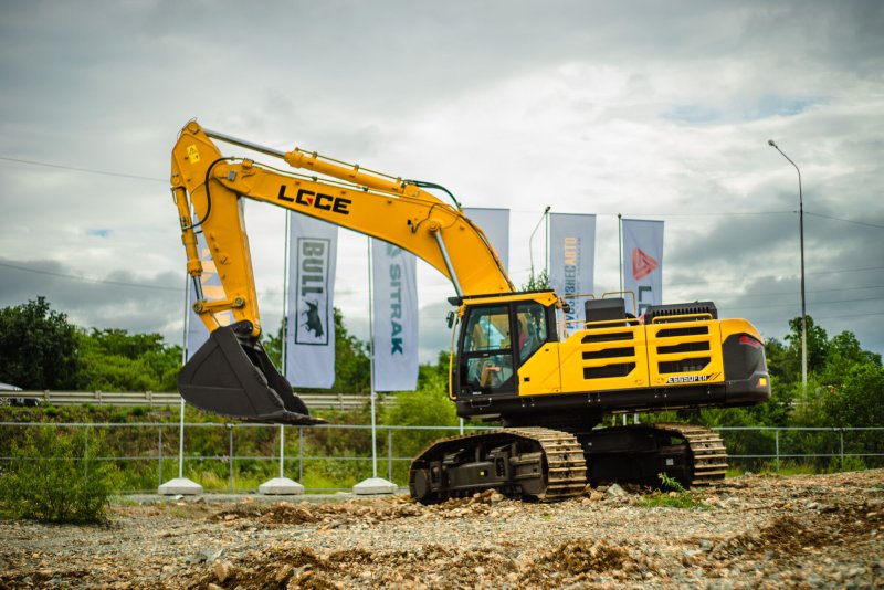 Экскаватор Люгонг 925 e
