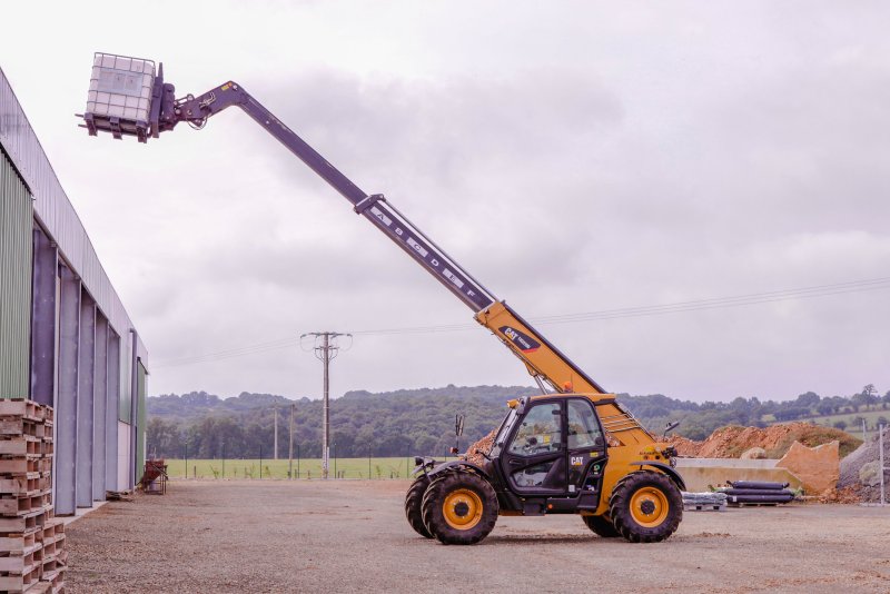Телескопический погрузчик Cat® th414