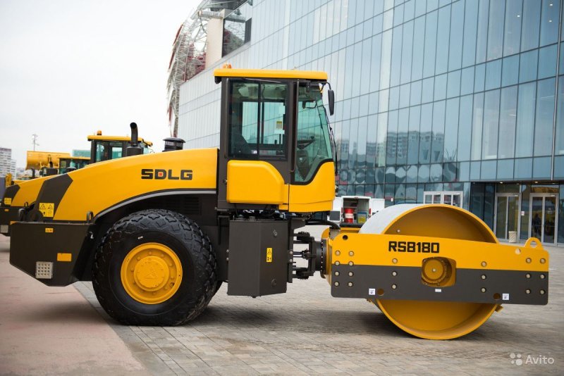 SDLG rs8200