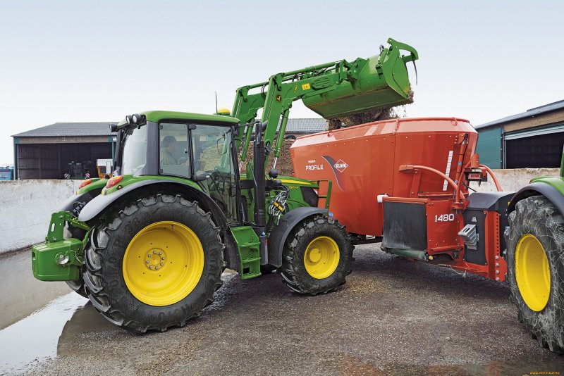 Трактор John Deere погрузчик
