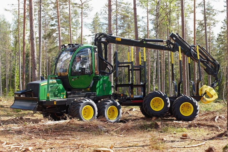 Харвестер John Deere 1910e