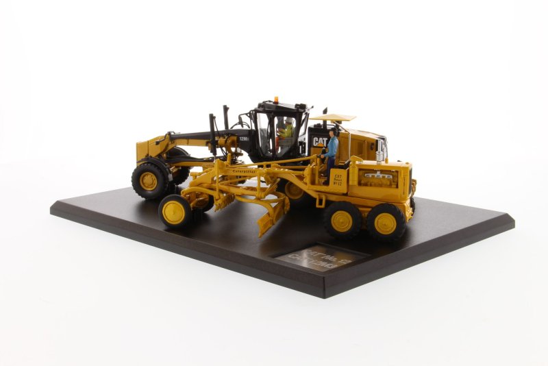 Топливный бак грейдера Caterpillar 150 WD
