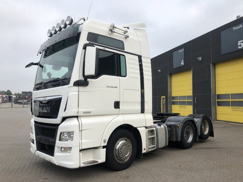 Тягач man TGX 6x2