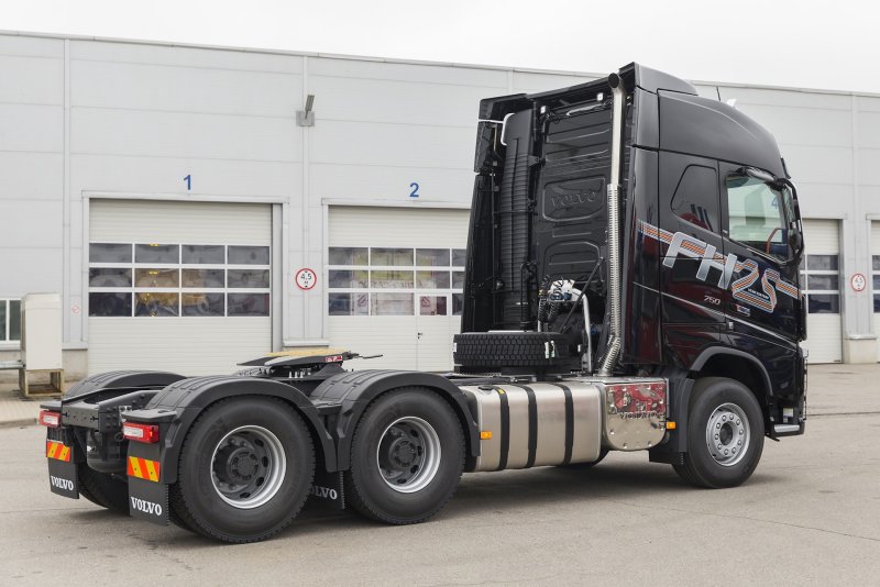 Volvo FH 750 6x4