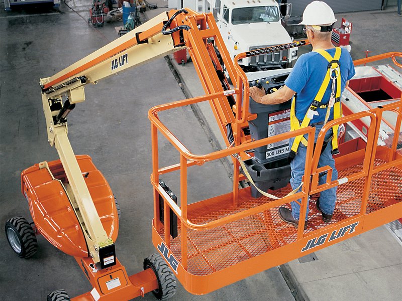 JLG e600